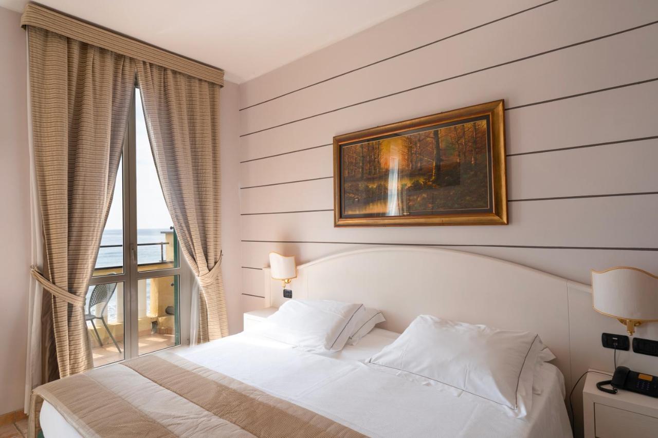 Hotel Ligure Alassio Buitenkant foto